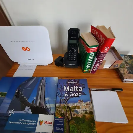 Spacious 1br - 10 Min Walk To Airport